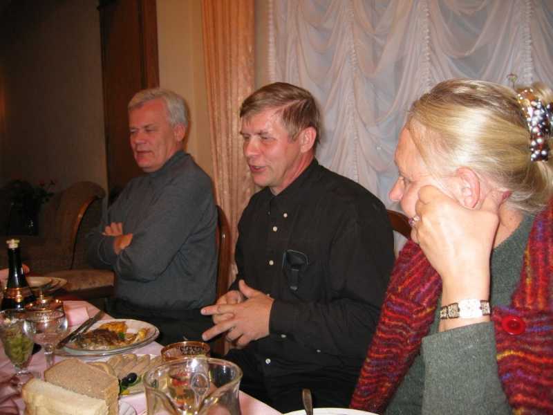 52_i.jpg (40393 bytes)