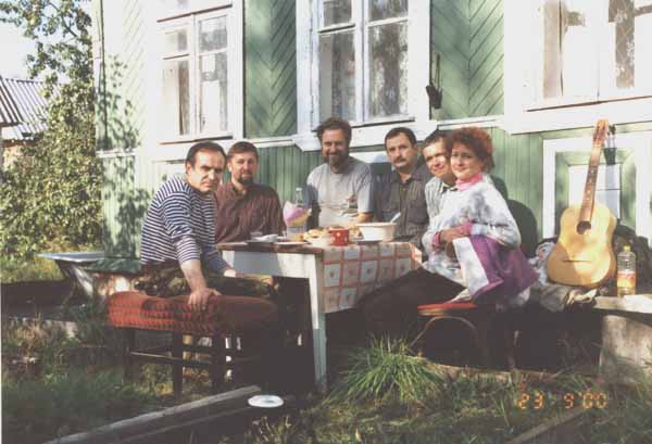 2000_2.jpg (40385 bytes)